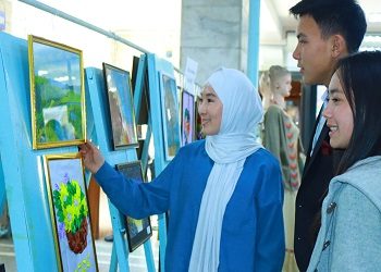 ОшТУда студенттердин чыгармачылык иштери көргөзмөгө коюлду