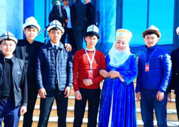 Студенты ОшТУ