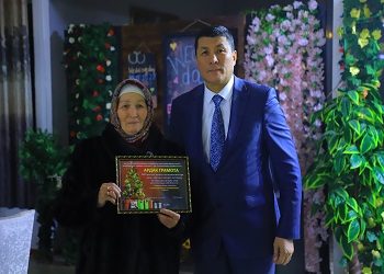 Провели новогодний утренник  для работников административно-хозяйственной части ОшТУ