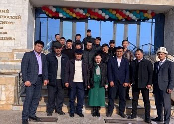 Преподаватели Джалал-Абадского колледжа и Гуманитарно-технологического колледжа обменялись опытом