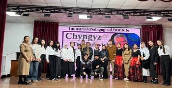 Студенты ОшТУ исполнили отрывки из произведений Айтматова на английском языке