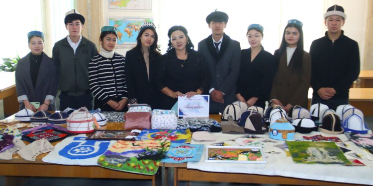 ОшТУнун студенттери Улуттук маданий бурчтун ачылыш аземинде