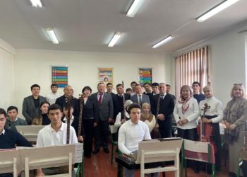 ОшТУнун окутуучулары Өзбекстанда тажрыйба алмашты