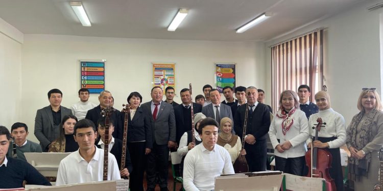 ОшТУнун окутуучулары Өзбекстанда тажрыйба алмашты
