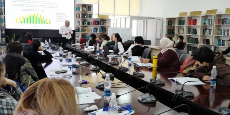 ОшТУнун окутуучулары “Туруктуу өнүгүү жана жашыл экономика” аттуу тренингге катышты