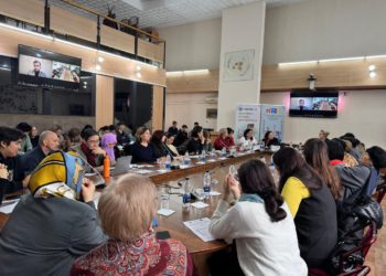 ОШТУНУН ОКУТУУЧУСУ ЭЛ АРАЛЫК КОНФЕРЕНЦИЯДА БАЯНДАМА ЖАСАДЫ