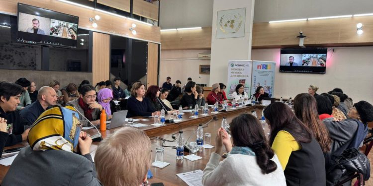 ОШТУНУН ОКУТУУЧУСУ ЭЛ АРАЛЫК КОНФЕРЕНЦИЯДА БАЯНДАМА ЖАСАДЫ