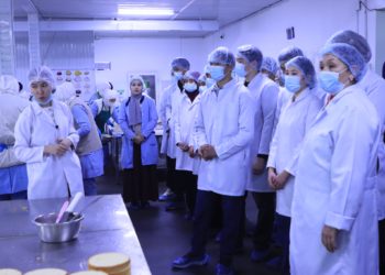 ОШТУНУН СТУДЕНТТЕРИ «БАРБОЛ» КОНДИТЕРДИК ФАБРИКАСЫНДА