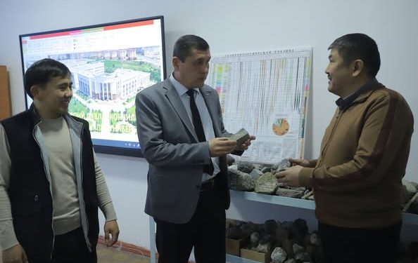 НАВОИ МАМЛЕКЕТТИК ТОО-КЕН ИШТЕРИ ЖАНА ТЕХНОЛОГИЯЛАР УНИВЕРСИТЕТИНИН ИЛИМПОЗУ ОШТУДА ЛЕКЦИЯ ОКУДУ