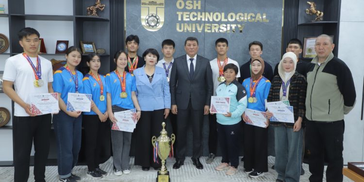 РЕКТОР Ж.Ж.ТУРСУНБАЕВ УНИВЕРСИАДА ЧЕМПИОНДОРУН КУТТУКТАДЫ