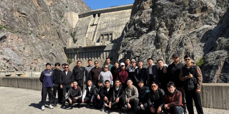 ОшТУ студенттери Токтогул, Күрүпсай жана Таш-Көмүр ГЭСтеринде