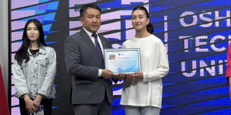 ОшТУнун сыймыгы: Турчиева Мадина 100% гранттын ээси болду