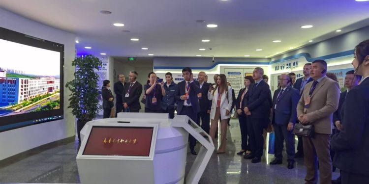 ОШТУНУН ДЕЛЕГАЦИЯСЫ УРУМЧИДЕ