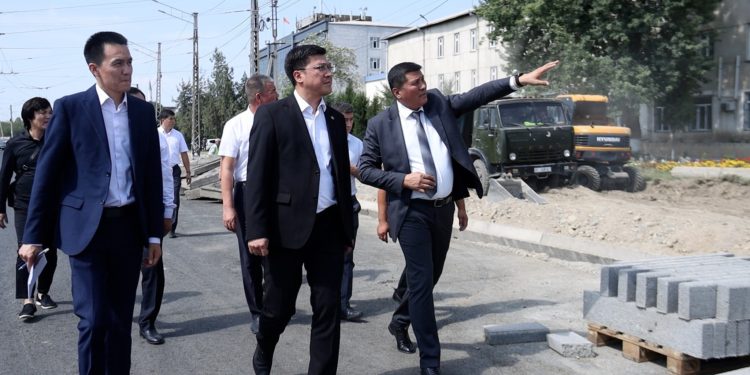 МИНИСТР Б.С. ОРОЗОВ ОШТУНУН ИШМЕРДҮҮЛҮГҮ МЕНЕН ТААНЫШТЫ