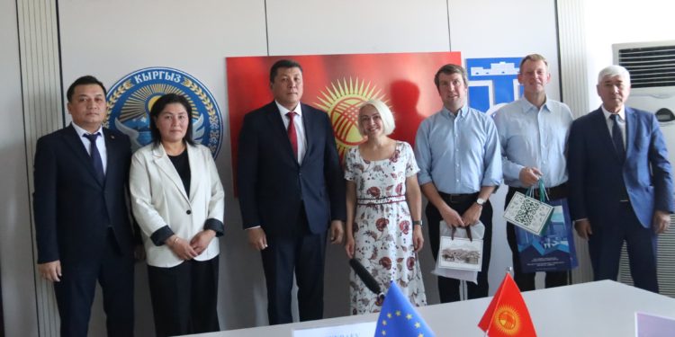 ОшТУ Erasmus+ программасынын жаңы долбоорунун алкагында Гамбург колдонмо илимдер университетинин профессорлору менен жолугушту