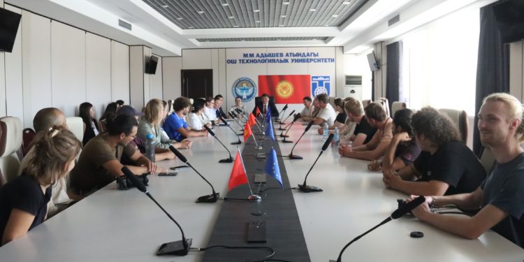 Германиянын “Лейбниц” университетинин делегациясы ОшТУга келди