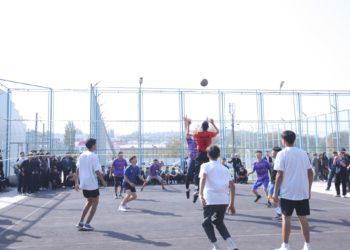 ОшТУда биринчи курстар аралык спартакиада башталды