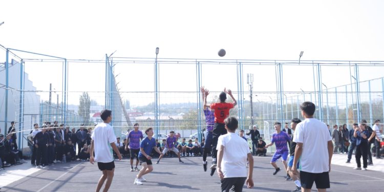 ОшТУда биринчи курстар аралык спартакиада башталды