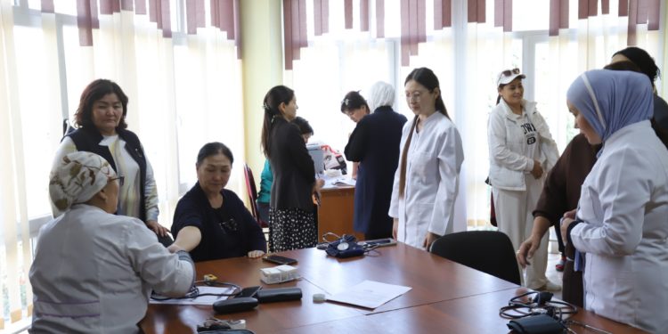 Ош ТУда айымдар акысыз медициналык кароодон өтүштү