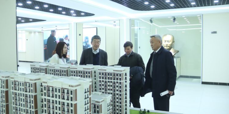 Ош ТУда япониялык ишкер менен жолугушуу болду