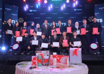 ОшТУнун студенттери Бүткүл дүйнөлүк студенттер күнүн салтанаттуу белгилешти