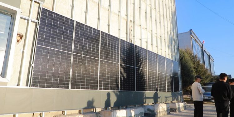 ОшТУда 2-корпустун фасады күн панелдери менен жабдылууда
