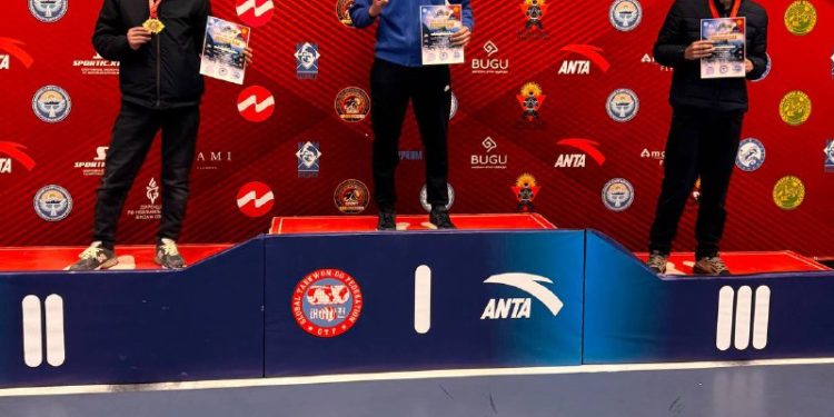 ОшТУнун студенти кикбоксинг боюнча мелдеште 1-орунду багындырды