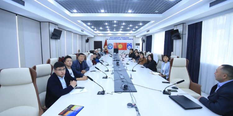 ОшТУда “Стартапка киришүү” бизнес-тренинги өттү