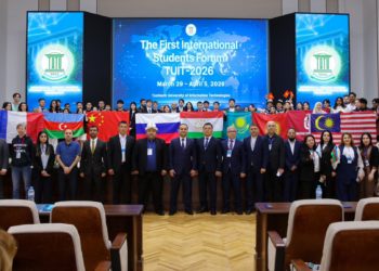 ОшТУнун студенттери Ташкент, Самарканд шаарларында өткөн эл аралык форумга катышты