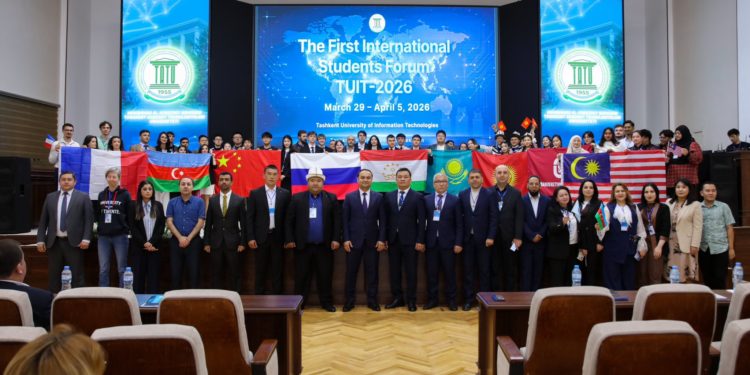 ОшТУнун студенттери Ташкент, Самарканд шаарларында өткөн эл аралык форумга катышты