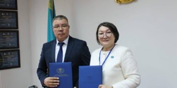 Между ОшТУ и Евразийским гуманитарным институтом подписан меморандум о сотрудничестве