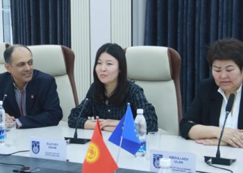 ОшТУда Лиссабон университетинин профессору менен эл аралык кызматташтык маселелери талкууланды